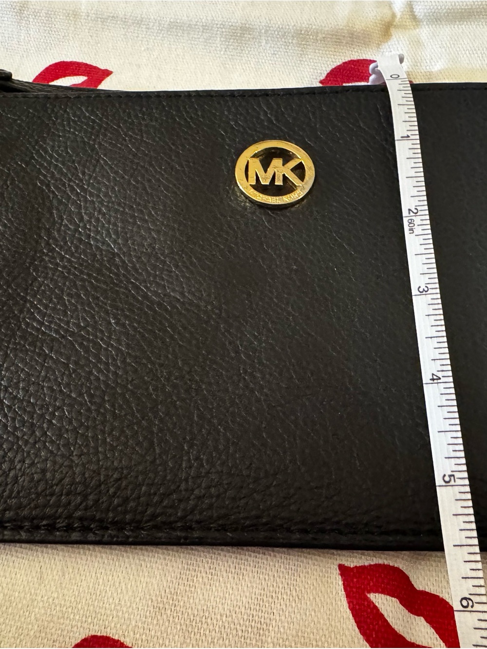 NWOT Michael Kors large black wristlet pebble Leather with Gold Logo. Classic . - Picture 4 of 10